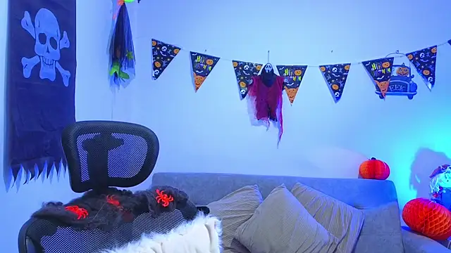 Snapshot of annylouis chatting on 10/13/25, 07:36 annylouis online show from 10/13/25, 07:36