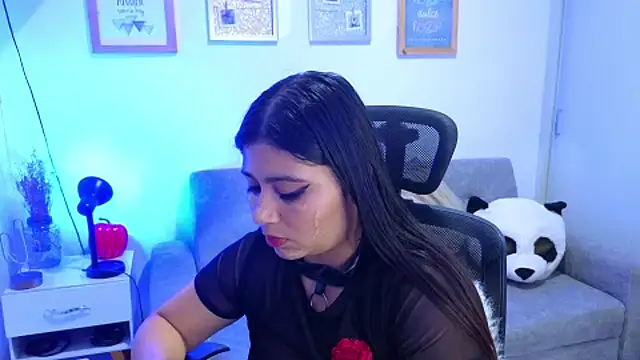 Snapshot of annylouis chatting on 11/07/25, 07:25 annylouis online show from 11/07/25, 07:25