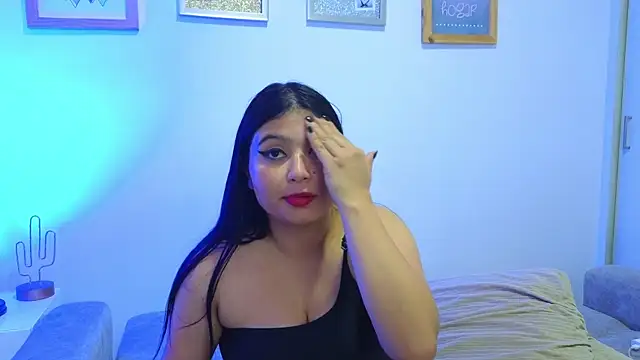 Snapshot of annylouis chatting on 12/03/25, 07:23 annylouis online show from 12/03/25, 07:23