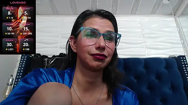 Snapshot of Eva-Williams chatting on 03/23/25, 02:37 Eva-Williams online show from 03/23/25, 02:37