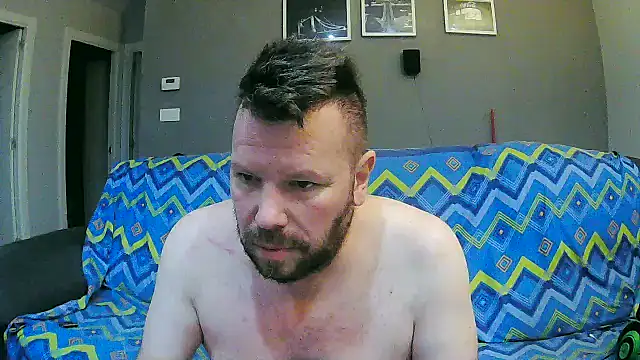 Snapshot of txan9876 chatting on 09/19/25, 10:32 txan9876 online show from 09/19/25, 10:32