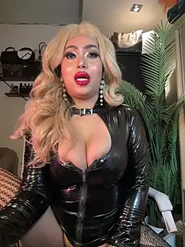 Snapshot of BigDominaMia chatting on 02/08/26, 07:45 BigDominaMia online show from 02/08/26, 07:45