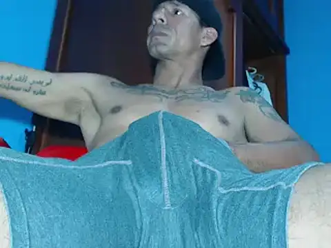 Snapshot of couplepregnantdick20 chatting on 12/22/24, 07:42 couplepregnantdick20 online show from 12/22/24, 07:42