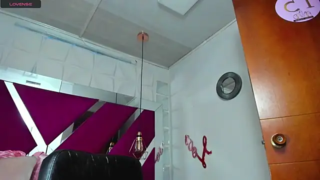 Snapshot of Penelope_Tits chatting on 01/24/25, 07:28 Penelope Tits online show from 01/24/25, 07:28