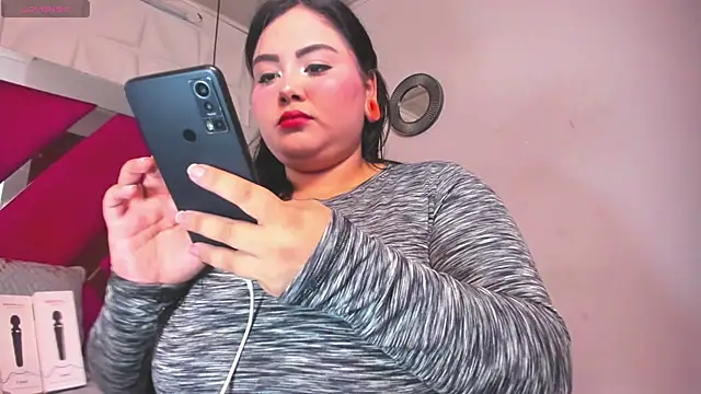 Snapshot of Penelope_Tits chatting on 02/28/25, 07:03 Penelope Tits online show from 02/28/25, 07:03