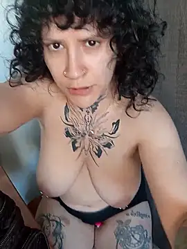 Snapshot of callmelouve chatting on 03/07/26, 03:31 callmelouve online show from 03/07/26, 03:31