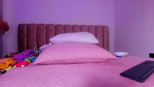  linda milk  online show from 11/13/25, 03:05