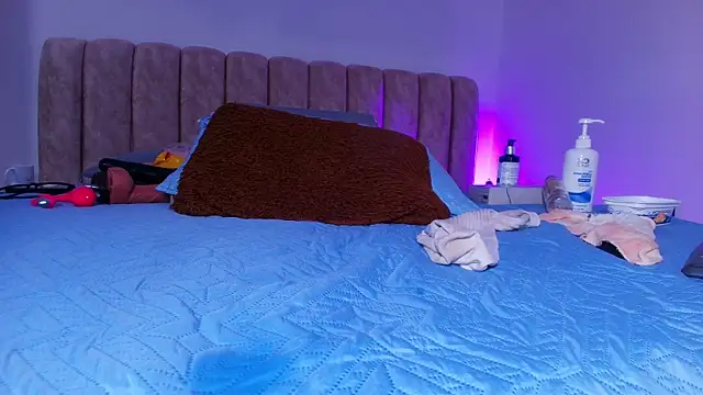  linda milk  online show from 11/26/25, 03:07