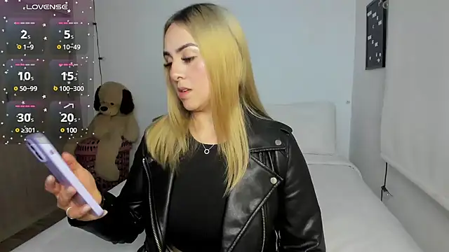 sophi mooreno online show from 03/05/25, 02:25