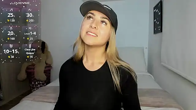 sophi mooreno online show from 09/30/25, 02:27