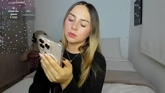 sophi mooreno online show from 03/29/26, 01:05