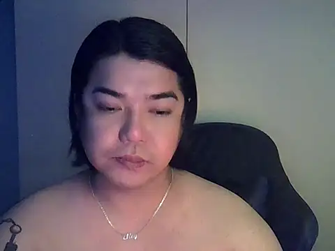 StrawberryWine07 online show from 04/19/26, 06:02