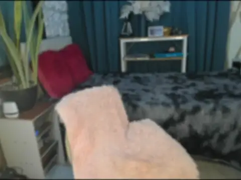 Snapshot of Laura_yourhottestbabe123 chatting on 02/05/26, 02:05 Laura yourhottestbabe123 online show from 02/05/26, 02:05