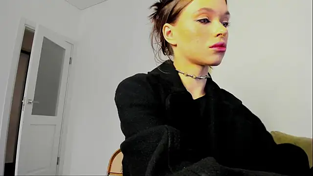 Snapshot of Kossie_ chatting on 10/19/25, 06:19 Kossie online show from 10/19/25, 06:19