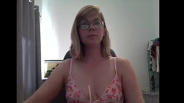 Snapshot of SavannaGirly chatting on 03/02/25, 08:48 SavannaGirly online show from 03/02/25, 08:48