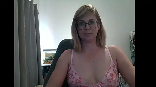 Snapshot of SavannaGirly chatting on 03/02/25, 11:50 SavannaGirly online show from 03/02/25, 11:50