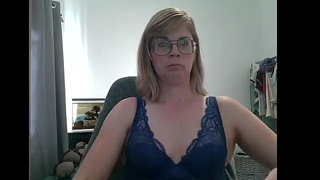 Snapshot of SavannaGirly chatting on 03/03/25, 07:21 SavannaGirly online show from 03/03/25, 07:21