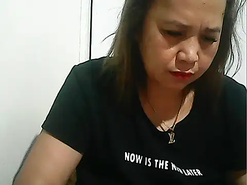 Lhadycarolyn online show from 11/29/25, 10:57