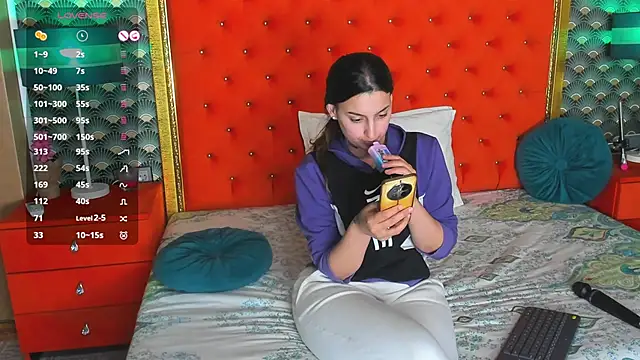 VallerieJones online show from 05/04/26, 05:09