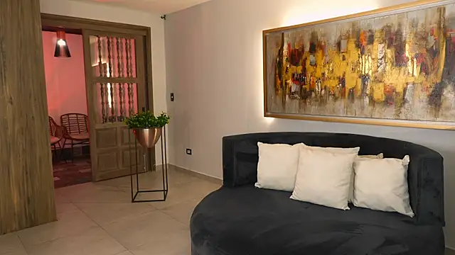 KateSunder online show from 12/21/25, 07:37