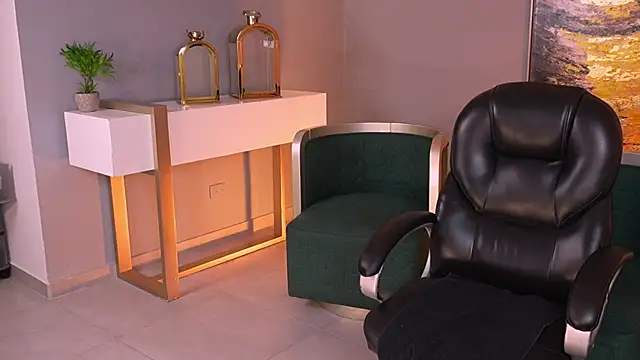 KateSunder online show from 04/10/26, 08:19