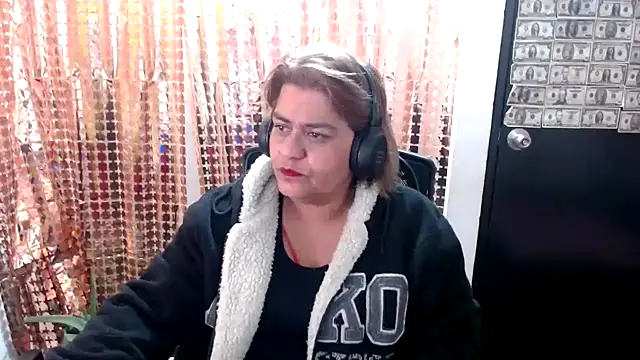 Snapshot of NAILAH_SANZ chatting on 03/01/25, 09:40 NAILAH SANZ online show from 03/01/25, 09:40