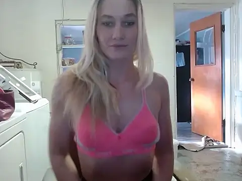 Snapshot of missymilf chatting on 01/31/25, 08:12 missymilf online show from 01/31/25, 08:12