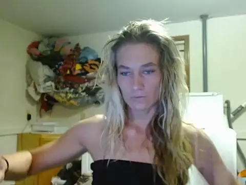 Snapshot of missymilf chatting on 10/01/25, 01:00 missymilf online show from 10/01/25, 01:00