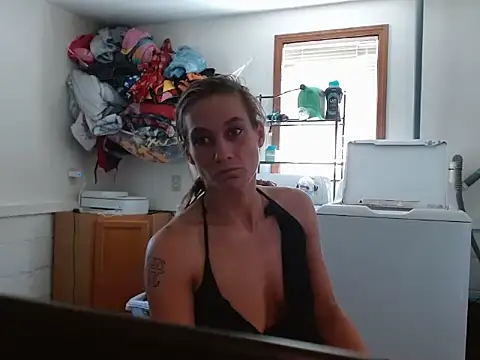 Snapshot of missymilf chatting on 10/01/25, 06:25 missymilf online show from 10/01/25, 06:25