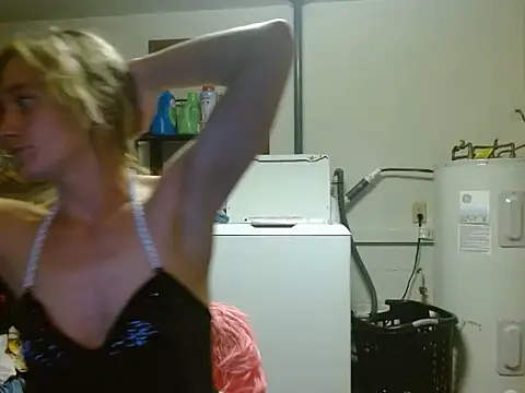 Snapshot of missymilf chatting on 10/12/25, 12:53 missymilf online show from 10/12/25, 12:53