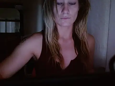 Snapshot of missymilf chatting on 12/01/25, 09:09 missymilf online show from 12/01/25, 09:09