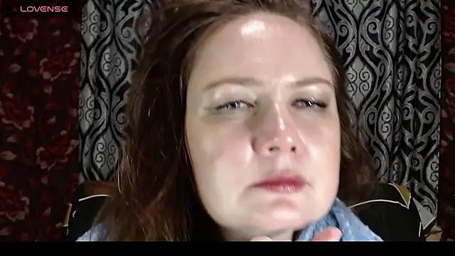 Snapshot of EmilyDoth chatting on 11/10/25, 02:27 EmilyDoth online show from 11/10/25, 02:27