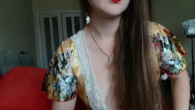 KiraGoldens online show from 07/29/26, 06:33
