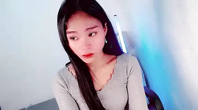 amomentoflust69 online show from 12/02/24, 07:14