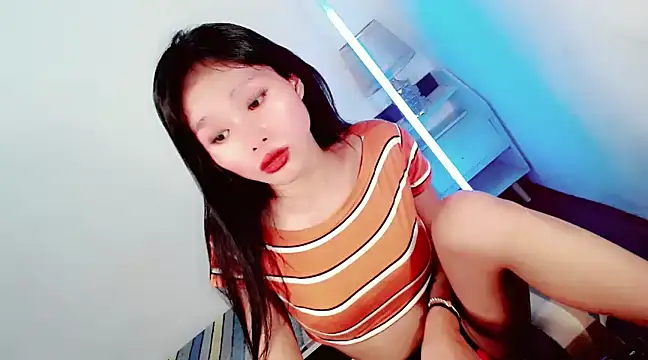 amomentoflust69 online show from 03/16/25, 06:53