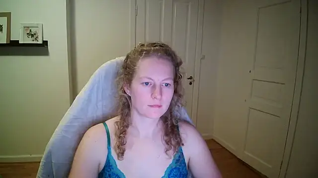 Snapshot of Girlnina-1995 chatting on 11/04/25, 09:03 Girlnina-1995 online show from 11/04/25, 09:03