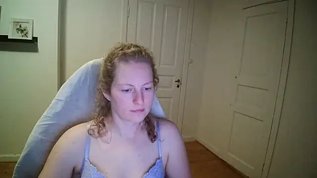 Snapshot of Girlnina-1995 chatting on 12/01/25, 09:53 Girlnina-1995 online show from 12/01/25, 09:53