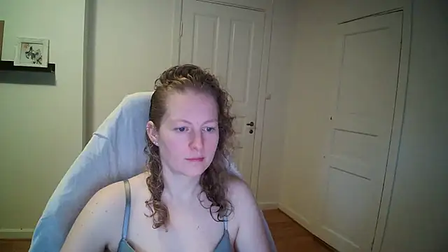 Snapshot of Girlnina-1995 chatting on 12/05/25, 10:02 Girlnina-1995 online show from 12/05/25, 10:02