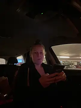 Girlnina-1995 online show from 12/17/25, 02:12