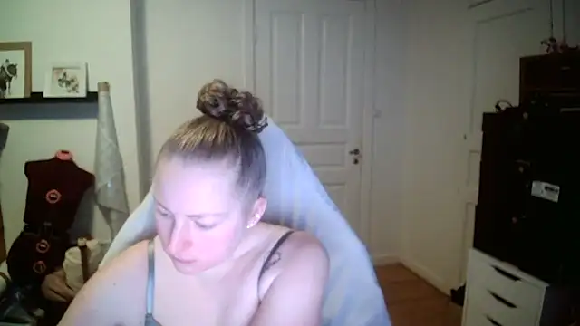 Girlnina-1995 online show from 01/07/26, 09:56