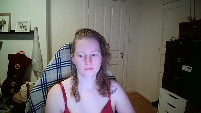 Girlnina-1995 online show from 01/09/26, 07:22