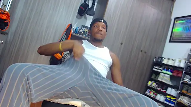 Snapshot of bigdickxblackx chatting on 05/05/26, 10:40 bigdickxblackx online show from 05/05/26, 10:40