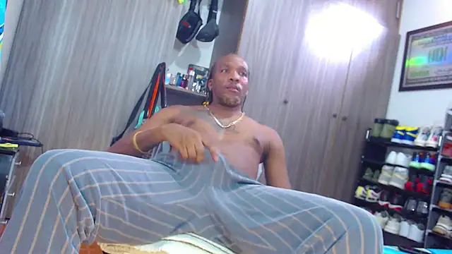 Snapshot of bigdickxblackx chatting on 06/11/26, 08:29 bigdickxblackx online show from 06/11/26, 08:29