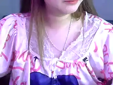 Snapshot of Bee_2k chatting on 01/09/25, 05:13 Bee 2k online show from 01/09/25, 05:13