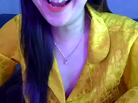 Snapshot of Bee_2k chatting on 01/14/25, 05:19 Bee 2k online show from 01/14/25, 05:19