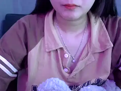 Snapshot of Bee_2k chatting on 01/17/25, 05:11 Bee 2k online show from 01/17/25, 05:11