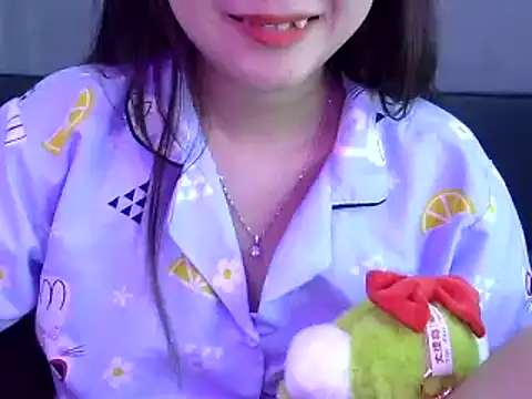 Snapshot of Bee_2k chatting on 01/22/25, 04:55 Bee 2k online show from 01/22/25, 04:55