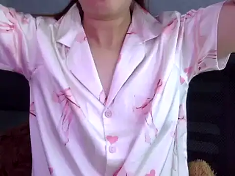 Snapshot of Bee_2k chatting on 02/17/25, 04:42 Bee 2k online show from 02/17/25, 04:42