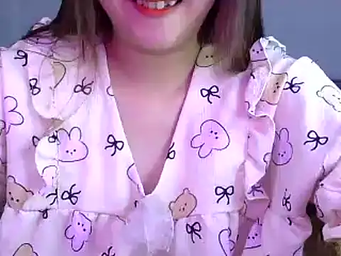 Snapshot of Bee_2k chatting on 02/19/25, 04:55 Bee 2k online show from 02/19/25, 04:55