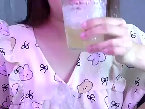 Snapshot of Bee_2k chatting on 03/08/25, 03:28 Bee 2k online show from 03/08/25, 03:28